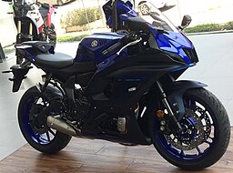 zeigt die neue Yamaha R7