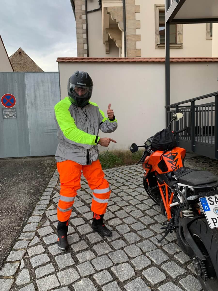 Regenkleidung für Motorradfahrer